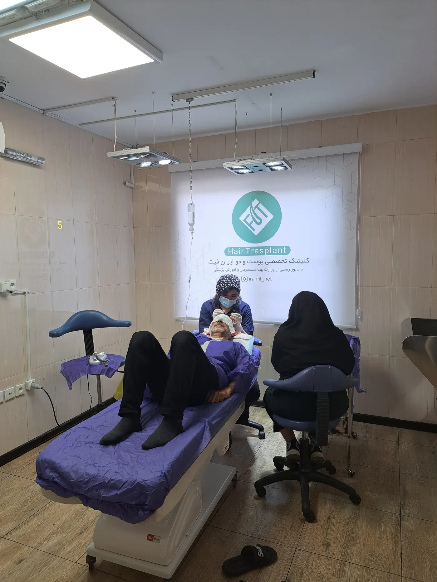 کلینیک کاشت مو ایران فیت